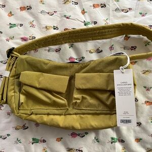 NWT BAGGU Cargo Shoulder Bag in Lemongrass